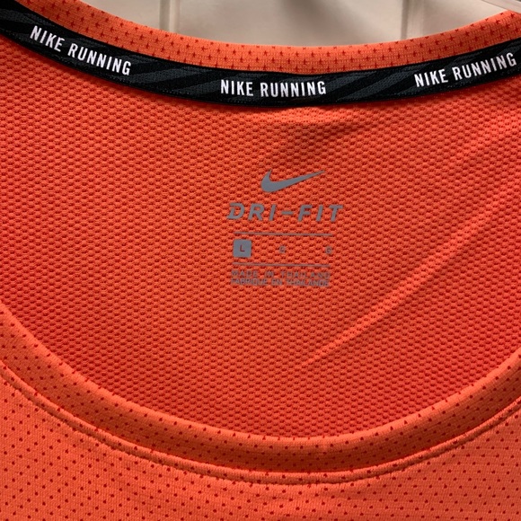 Nike running shirt - Picture 2 of 3